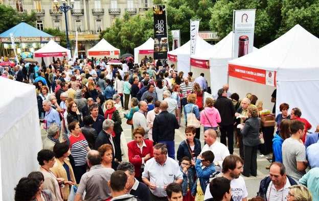 Imagen de la edición del año pasado en la Plaza del Pombo de Santander. :: miguel herreros