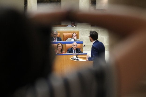 Diego Ubis, durante su intervención en el estrado, se dirige a Ceniceros. :: j. rodríguez