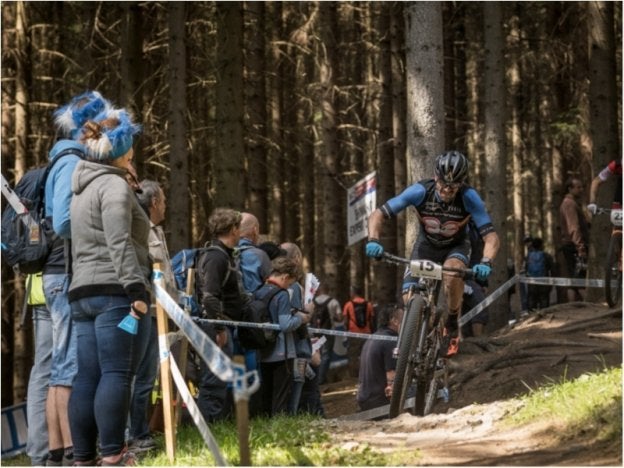 Coloma, durante una prueba de la Copa del Mundo. :: primaflor mondraker
