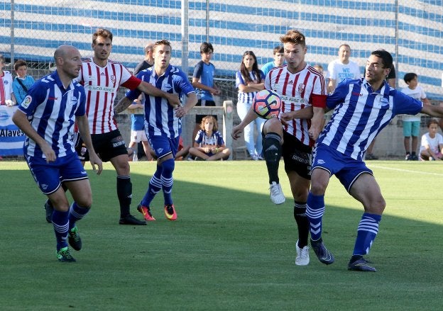Un momento del Alavés-UDL de la pretemporada pasada.