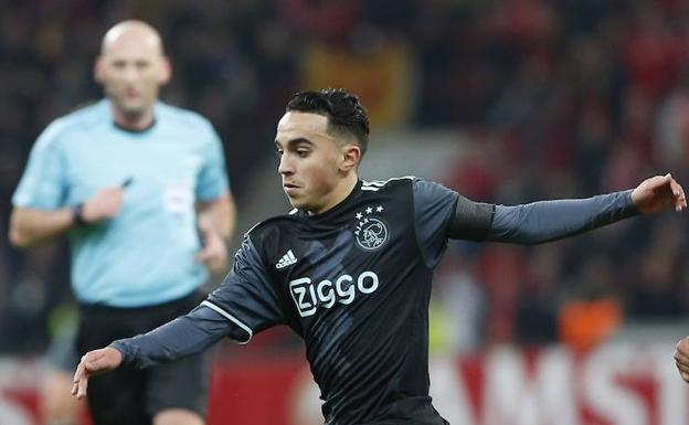 Appie Nouri, en un partido con el Ajax.