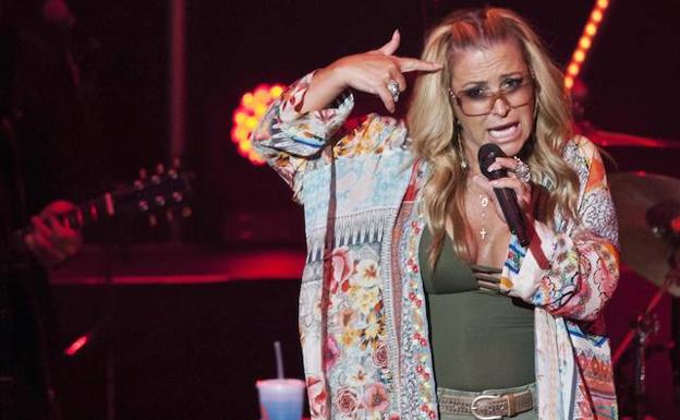 Anastacia canta en Cap Roig.