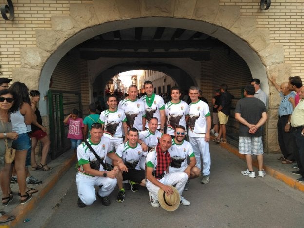 Algunos participantes en la fiesta de Pina de Ebro en junio. :: l.r.