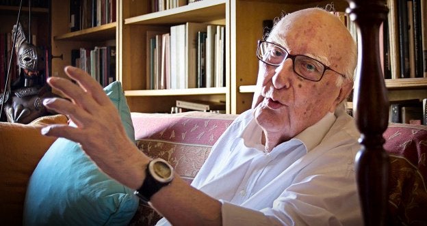 Andrea Camilleri, durante la entrevista en su casa de Roma. :: r. c