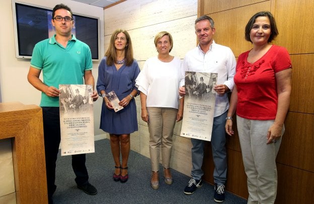 David Torres, Aurora Martínez, Leonor González, José Luis Ollero y Cristina Sáenz de Pipaón. :: juan marín