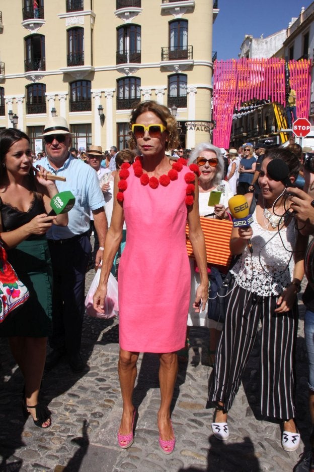 Ágatha Ruiz de la Prada, con un vestido de inspiración goyesca. :: Vanessa melgar
