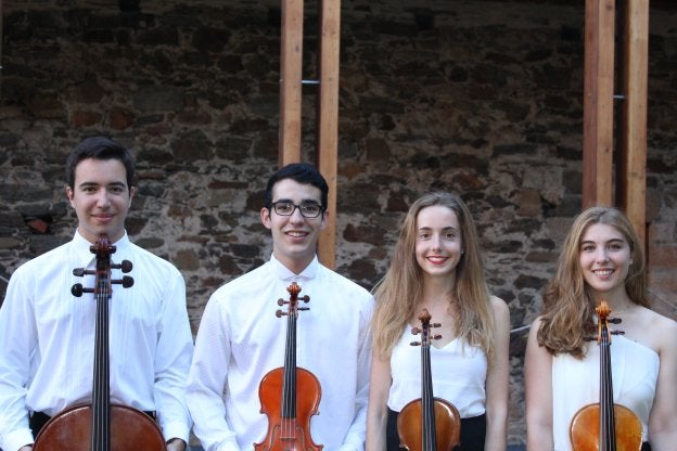 Irene Ibáñez (la tercera) con sus compañeros de Trems Quartet. ::