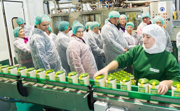 Visita a las instalaciones de la conservera El Cidados en Albelda. /INFORMACU