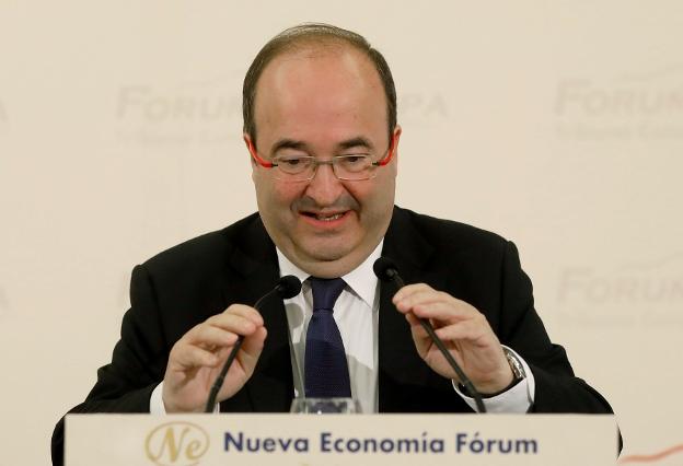 Miquel Iceta, ayer, durante un desayuno informativo organizado en Barcelona. :: Andreu Dalmau / efe/