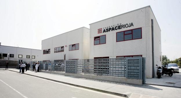 Edificio de Aspace en el polígono de Cantabria. :: justo Rodríguez/