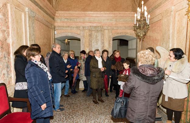 El público participó en la tradicional despedida del año.:: donézar/