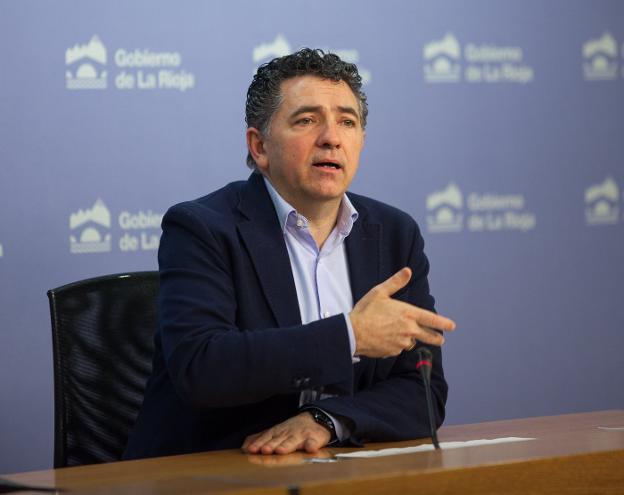 El consejero de Fomento, Carlos Cuevas. :: díaz uriel/