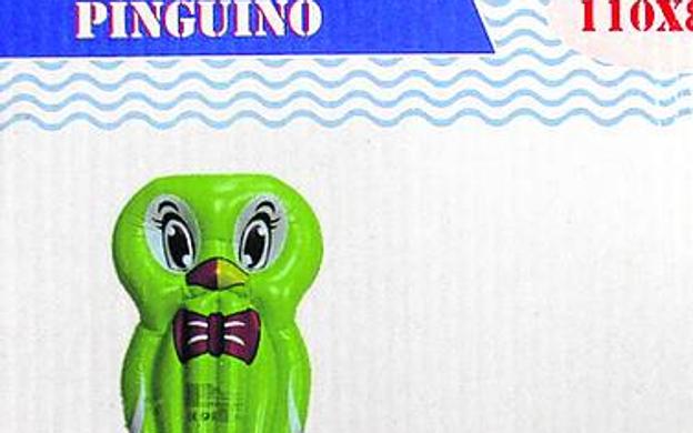 Tabla de surf de pingüino hinchable.
