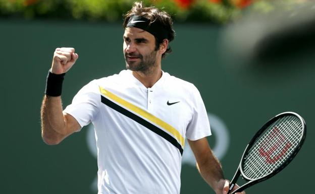 Roger Federer, celebrando su victoria ante Coric./EFE