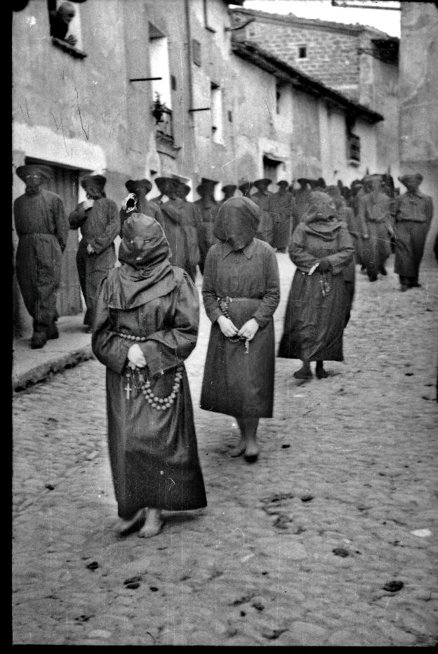 Dos procesiones de Calahorra del siglo pasado. :: fondo bella. /