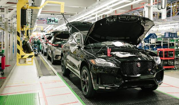 Línea de fabricación del Jaguar F-Pace. :: L.R.M./