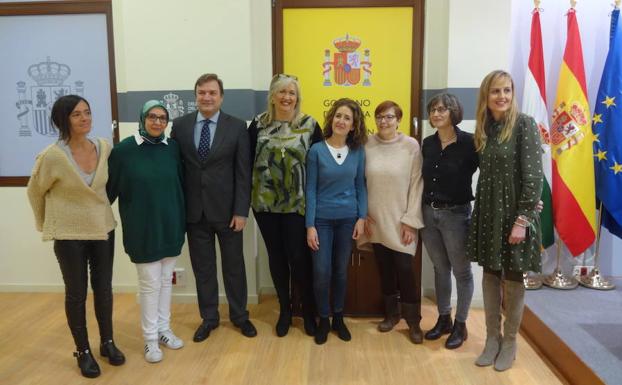 Foto de los firmantes del convenio sobre la sensibilización de los malos tratos y en favor de las víctimas de la violencia de género. /D.G.