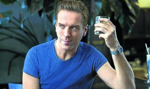 Damian Lewis es el multimillonario macho alfa de 'Billions', la serie que retrata con toda su crudeza la corrupción en la política y las finanzas./