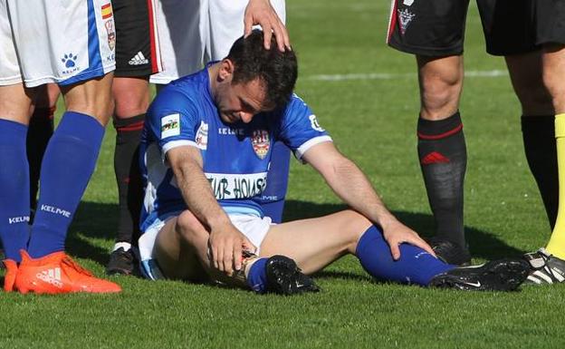 Muneta, en el suelo, tras lesionarse en Anduva. /Fernando Díaz
