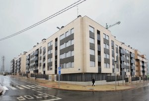 Vecinos de Lardero se niegan a escriturar sus casas por supuestas irregularidades urbanísticas