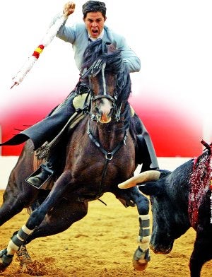 Sergio Domínguez, con su caballo 'Gallito'. ::
JUSTO RODRÍGUEZ/