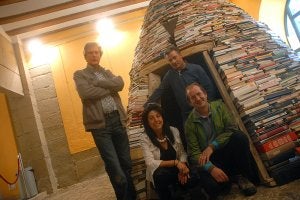 Carlos Muntión, Amparo Castrillo, Xose Álvarez y Ramiro Palacios, en el chozo. ::
ALFREDO IGLESIAS/