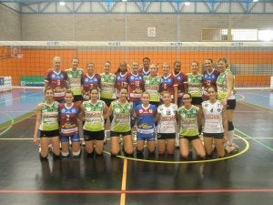 Las jugadoras de Haro y Murillo posaron antes del torneo. ::
D.M.A./