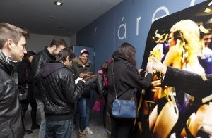 Asistentes al casting de Sebra Producciones Cinematográficas celebrado ayer en los cines Moderno. ::
SONIA TERCERO/