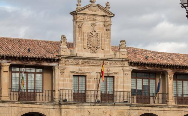 Monografía Cuaderno Reino Santo Domingo fraccionará el pago anual del IBI y bonificará en un 20% a  las familias numerosas | La Rioja