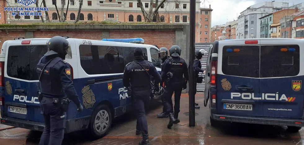 Detenidos dos hermanos que vendían droga en un piso del centro de Logroño