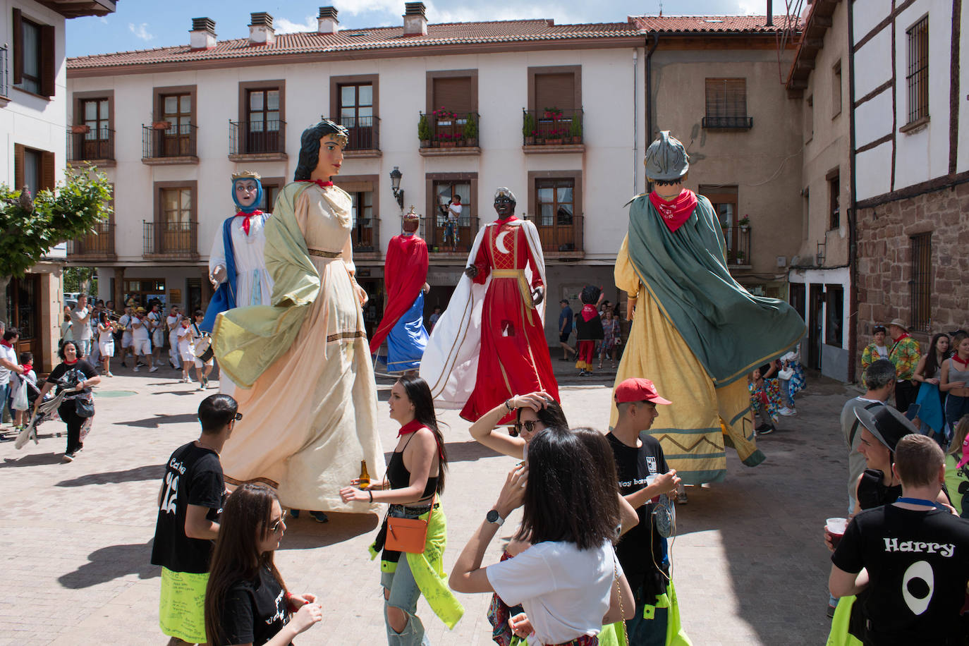 Fotos Comienzan las fiestas de Santa Bárbara en Ezcaray La Rioja