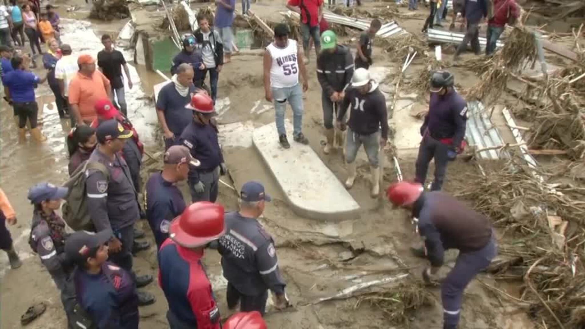 A landslide leaves at least 25 dead in central Venezuela